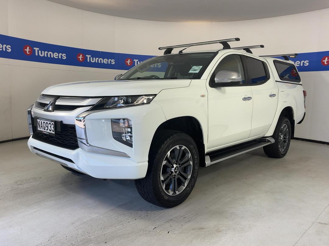 Photo '4' of Mitsubishi Triton