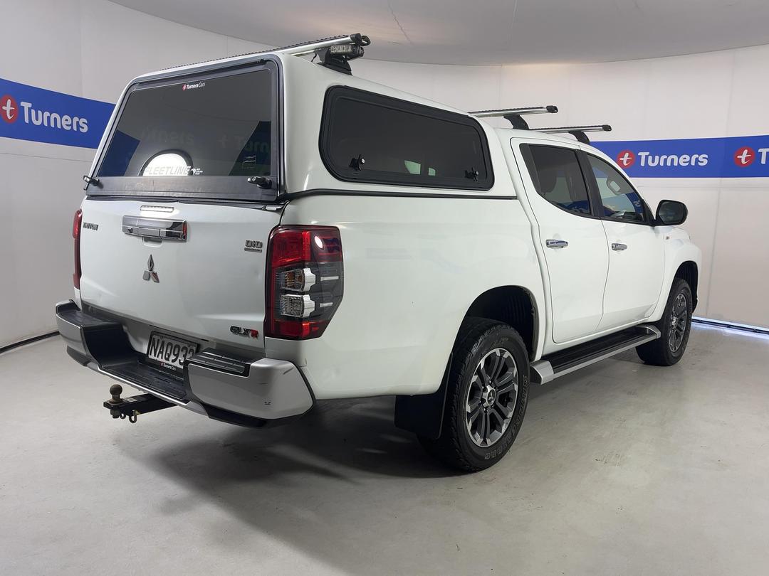 Photo '7' of Mitsubishi Triton