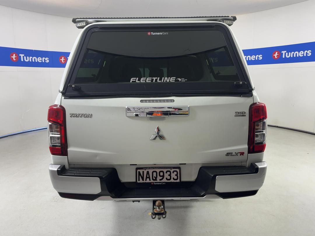 Photo '6' of Mitsubishi Triton