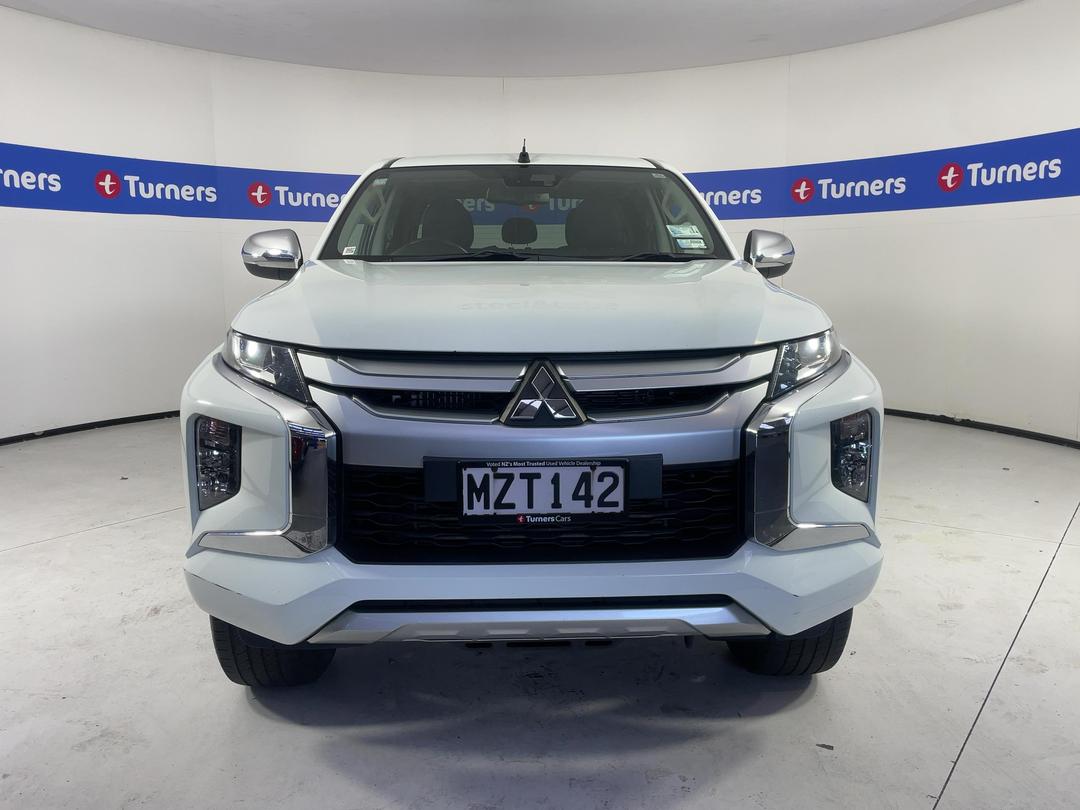 Photo '2' of Mitsubishi Triton