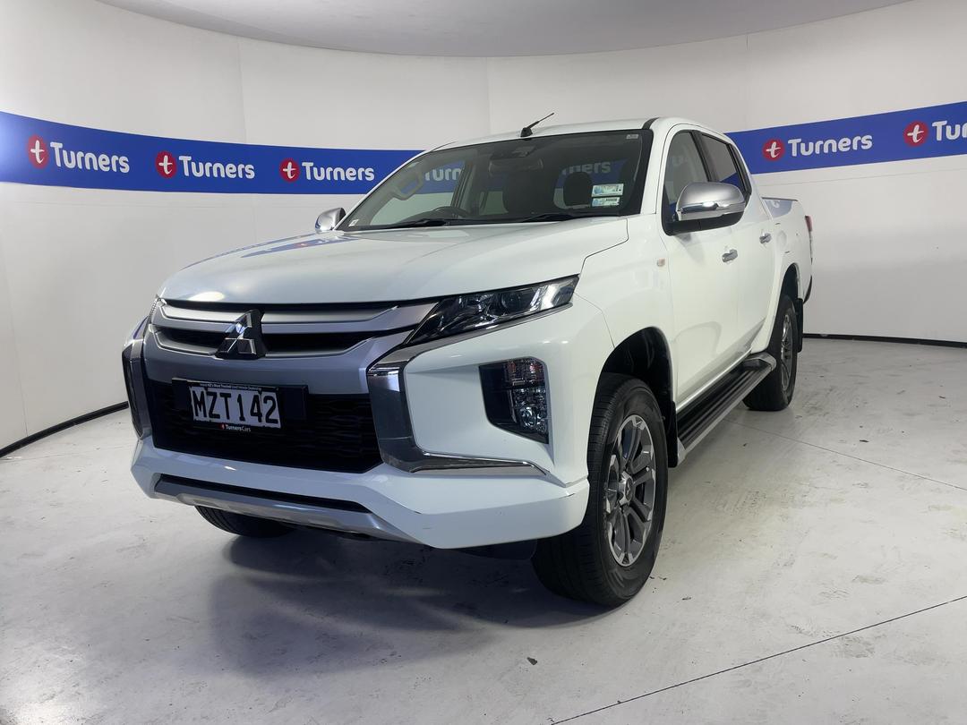 Photo '4' of Mitsubishi Triton