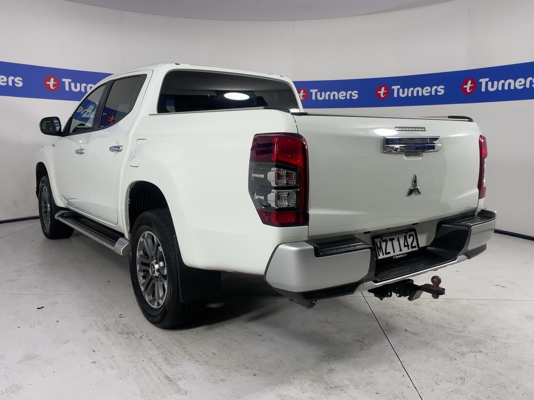 Photo '5' of Mitsubishi Triton