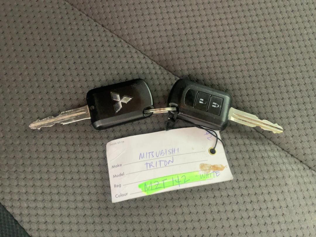 Photo '22' of Mitsubishi Triton