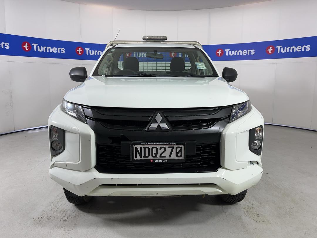 Photo '2' of Mitsubishi Triton