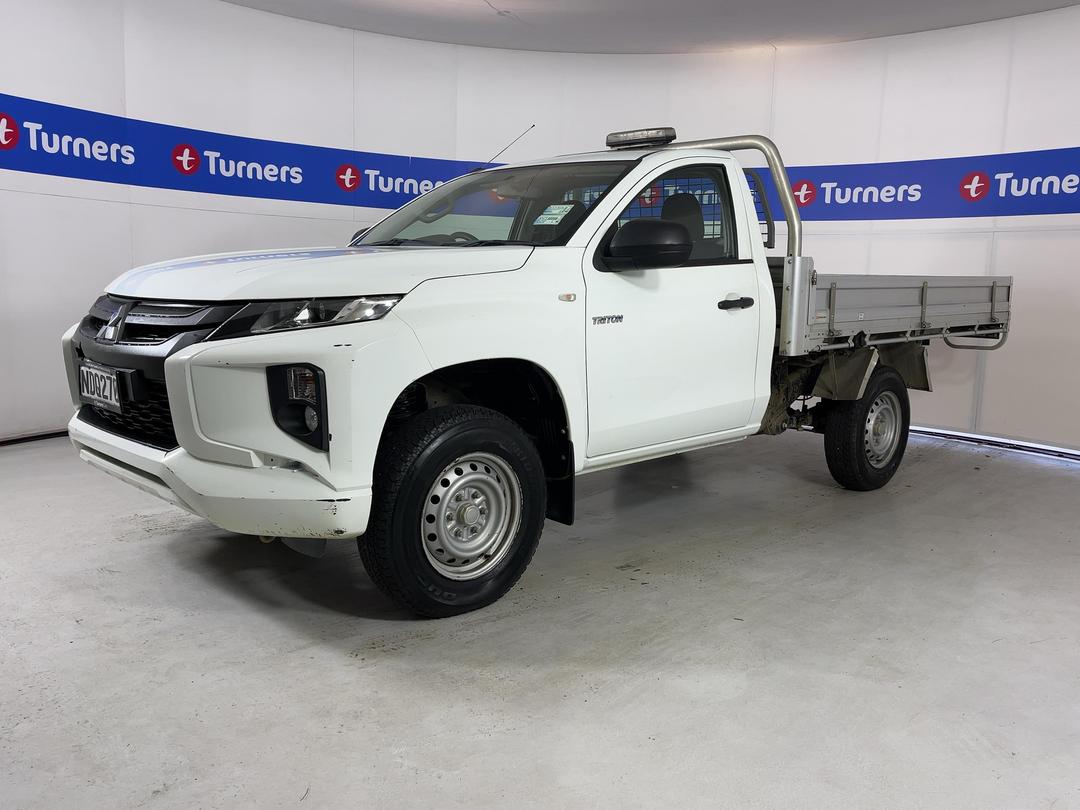 Photo '4' of Mitsubishi Triton