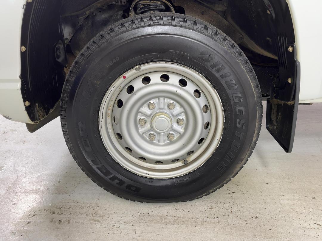 Photo '10' of Mitsubishi Triton
