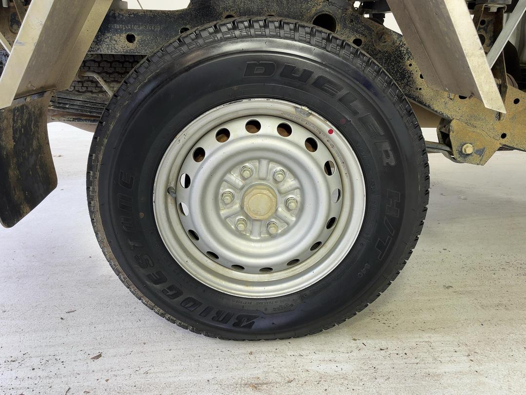 Photo '12' of Mitsubishi Triton