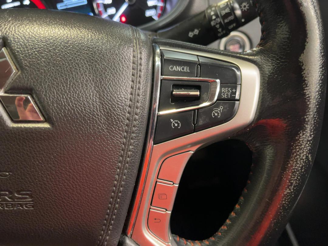Photo '25' of Mitsubishi Triton
