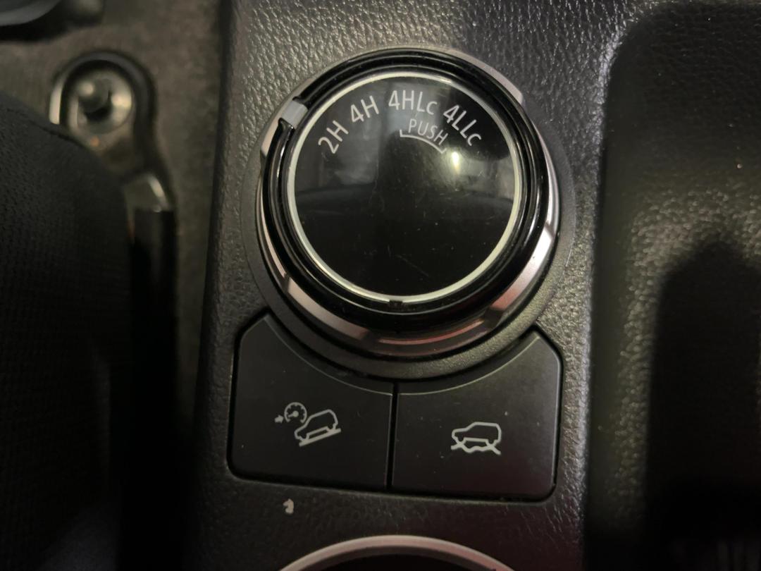 Photo '27' of Mitsubishi Triton
