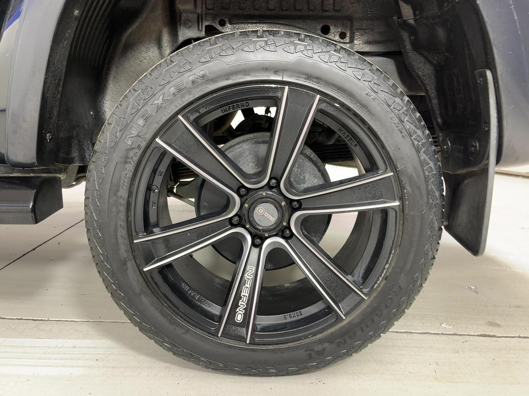 Photo '11' of Mitsubishi Triton