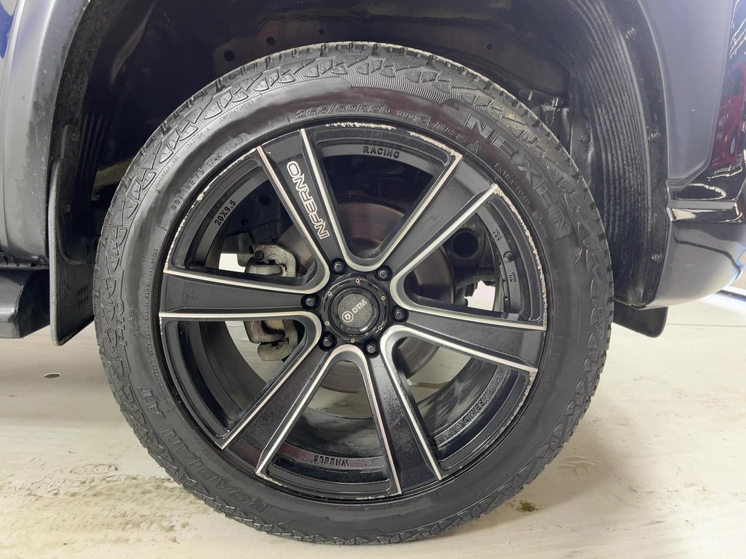 Photo '9' of Mitsubishi Triton
