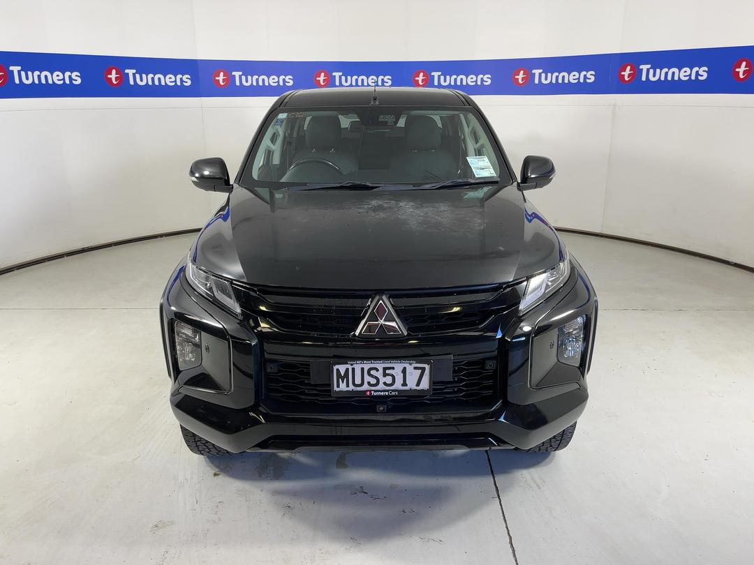 Photo '2' of Mitsubishi Triton