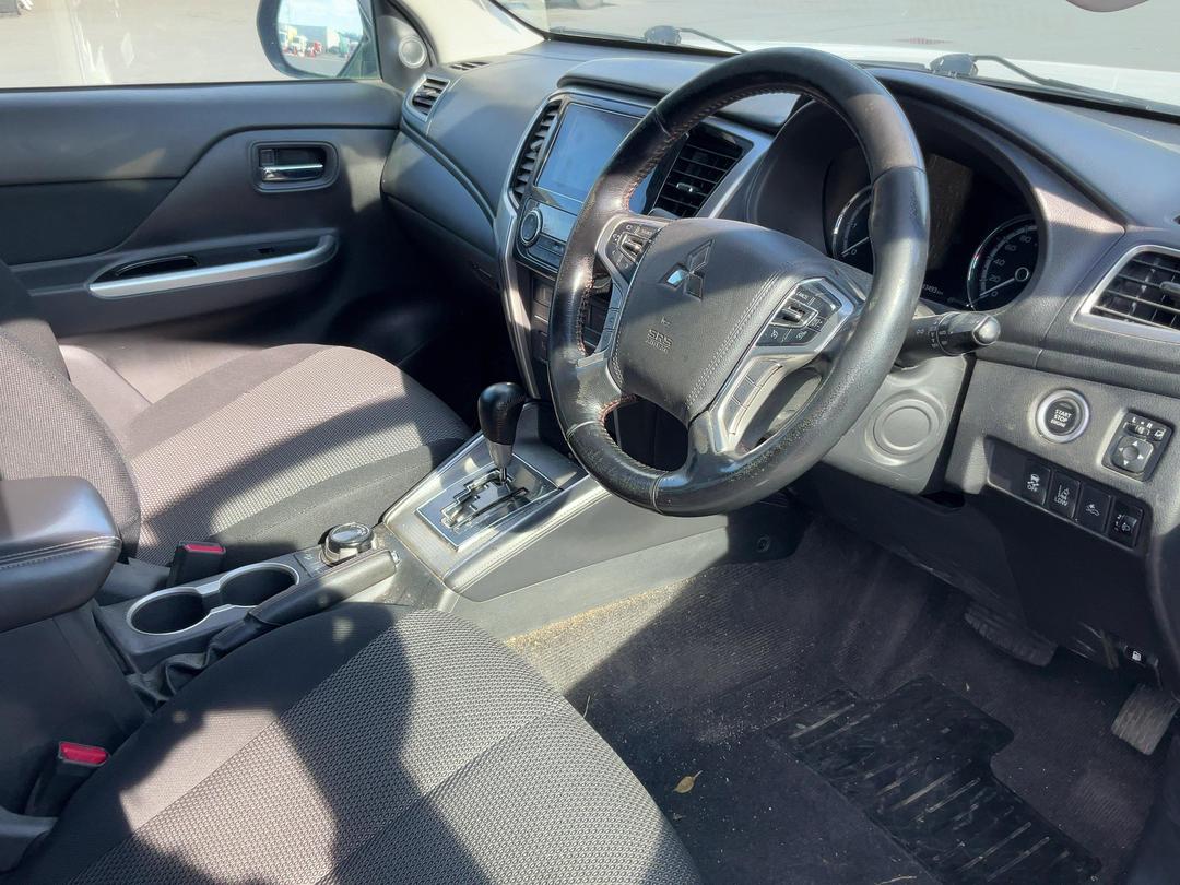 Photo '10' of Mitsubishi Triton DC Glsb 4WD 6AT Photo '10' of Mitsubishi Triton DC Glsb 4WD 6AT
