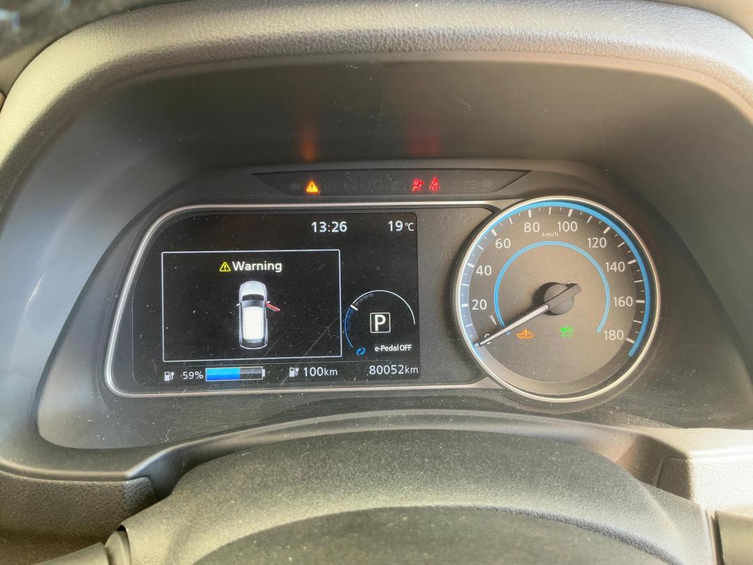 Photo '10' of Nissan Leaf