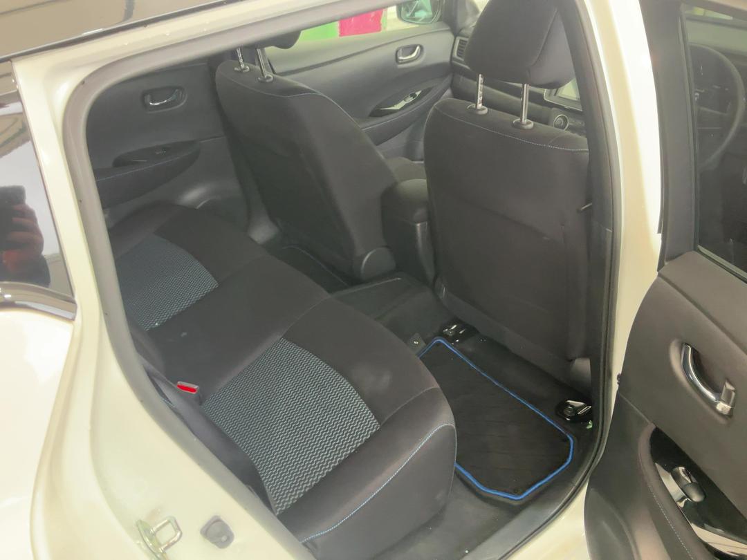 Photo '16' of Nissan Leaf