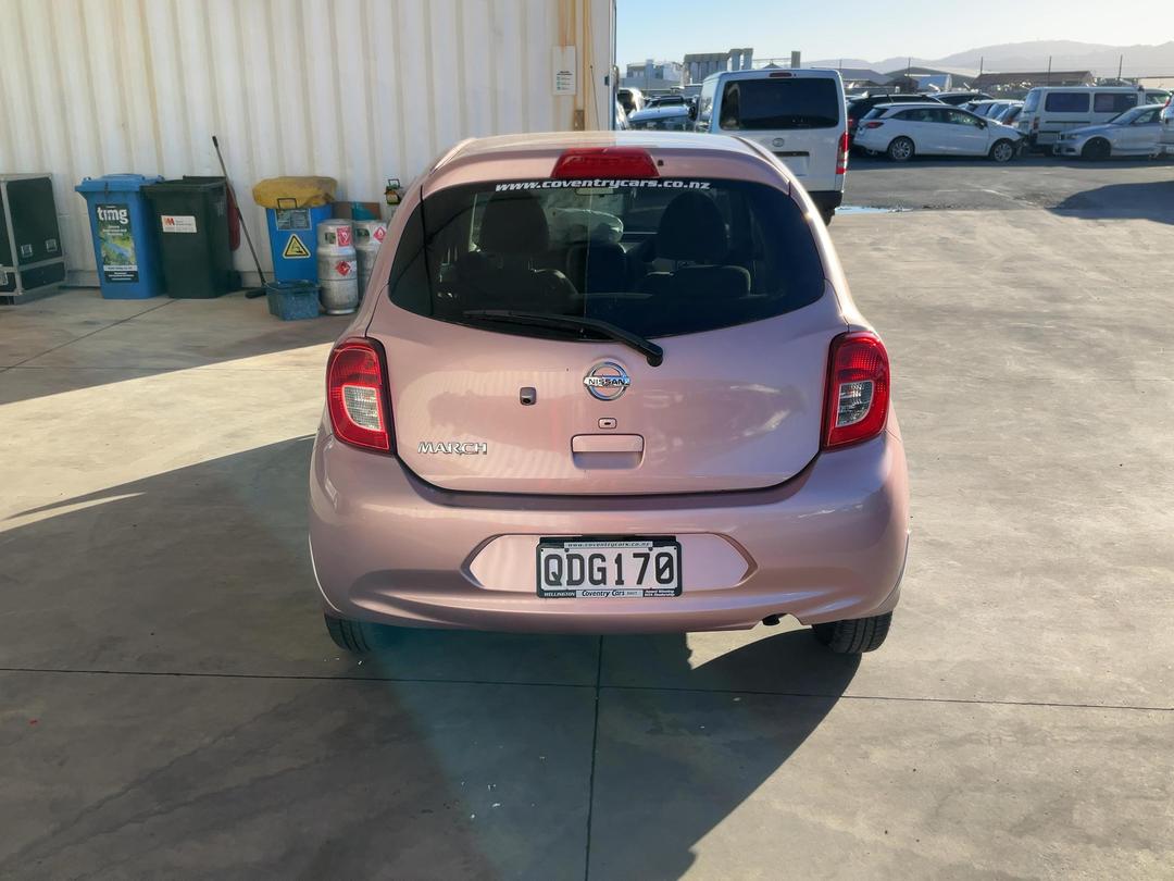 Photo '7' of Nissan March Photo '7' of Nissan March