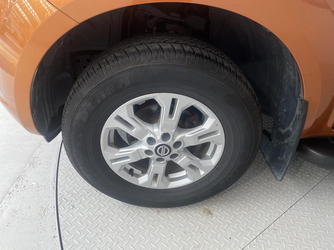 Photo '10' of Nissan Navara