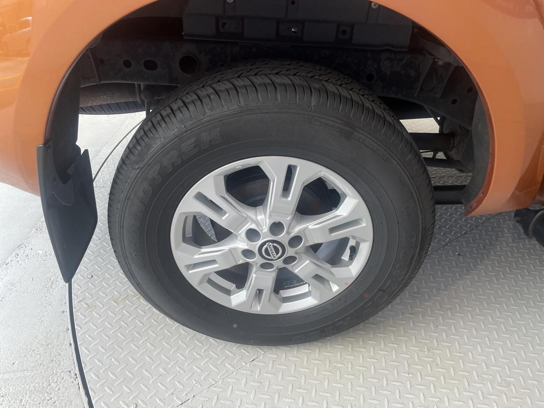 Photo '12' of Nissan Navara