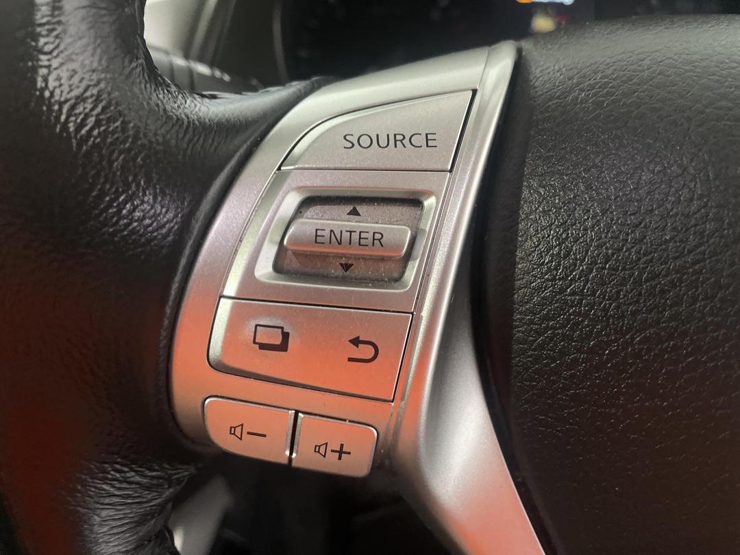 Photo '26' of Nissan Navara