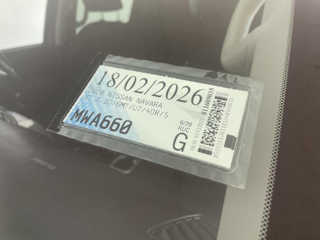 Photo '34' of Nissan Navara