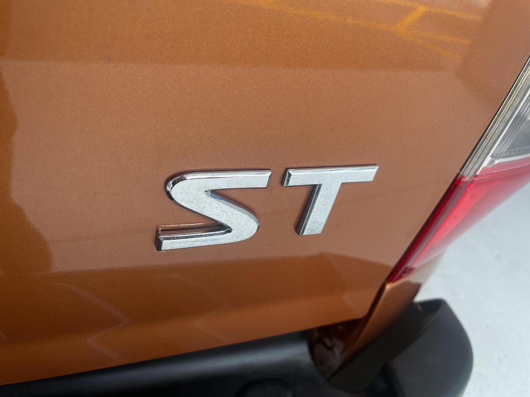 Photo '36' of Nissan Navara