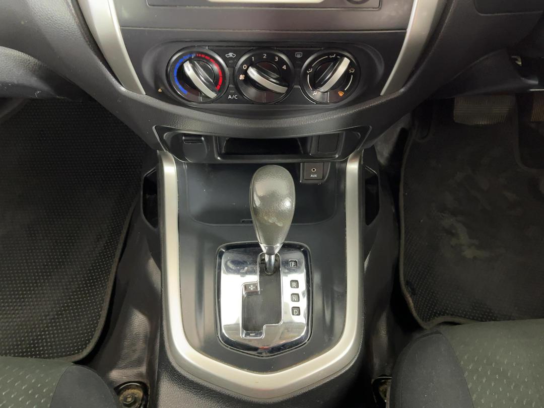 Photo '18' of Nissan Navara
