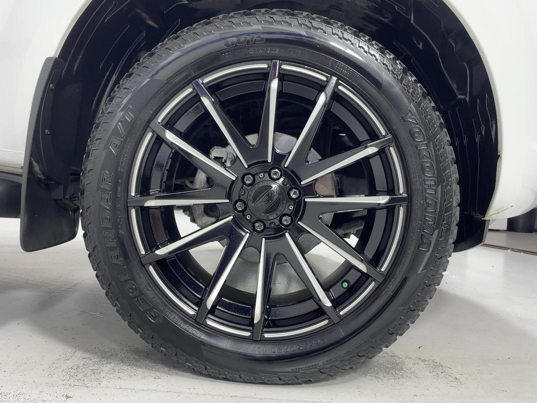 Photo '9' of Nissan Navara