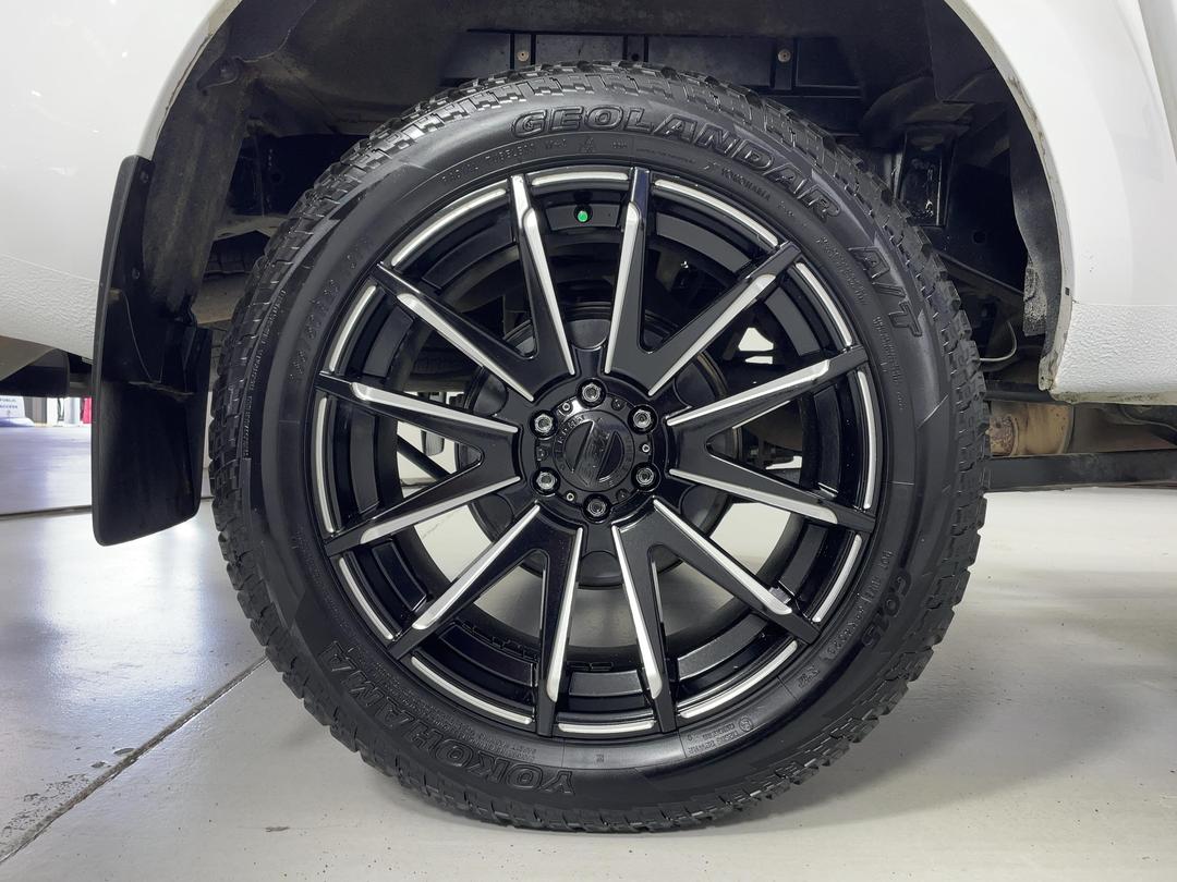 Photo '12' of Nissan Navara