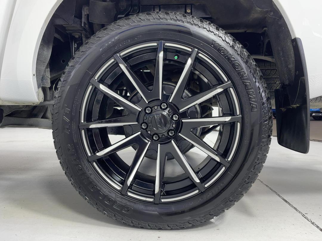 Photo '11' of Nissan Navara