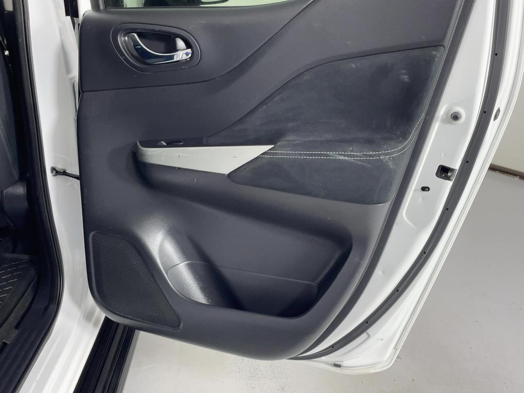Photo '19' of Nissan Navara