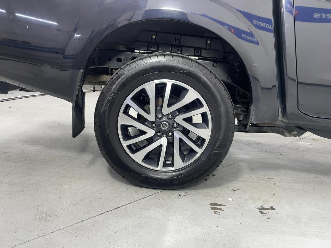 Photo '12' of Nissan Navara
