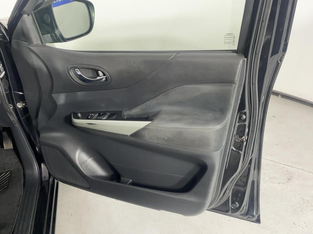 Photo '15' of Nissan Navara