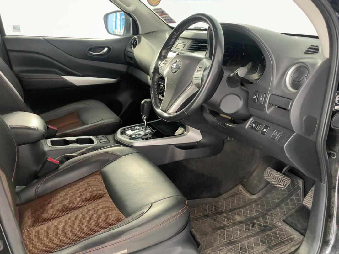 Photo '16' of Nissan Navara