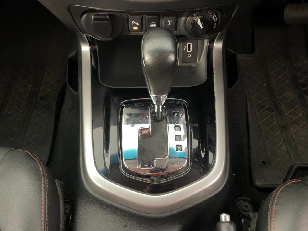 Photo '24' of Nissan Navara