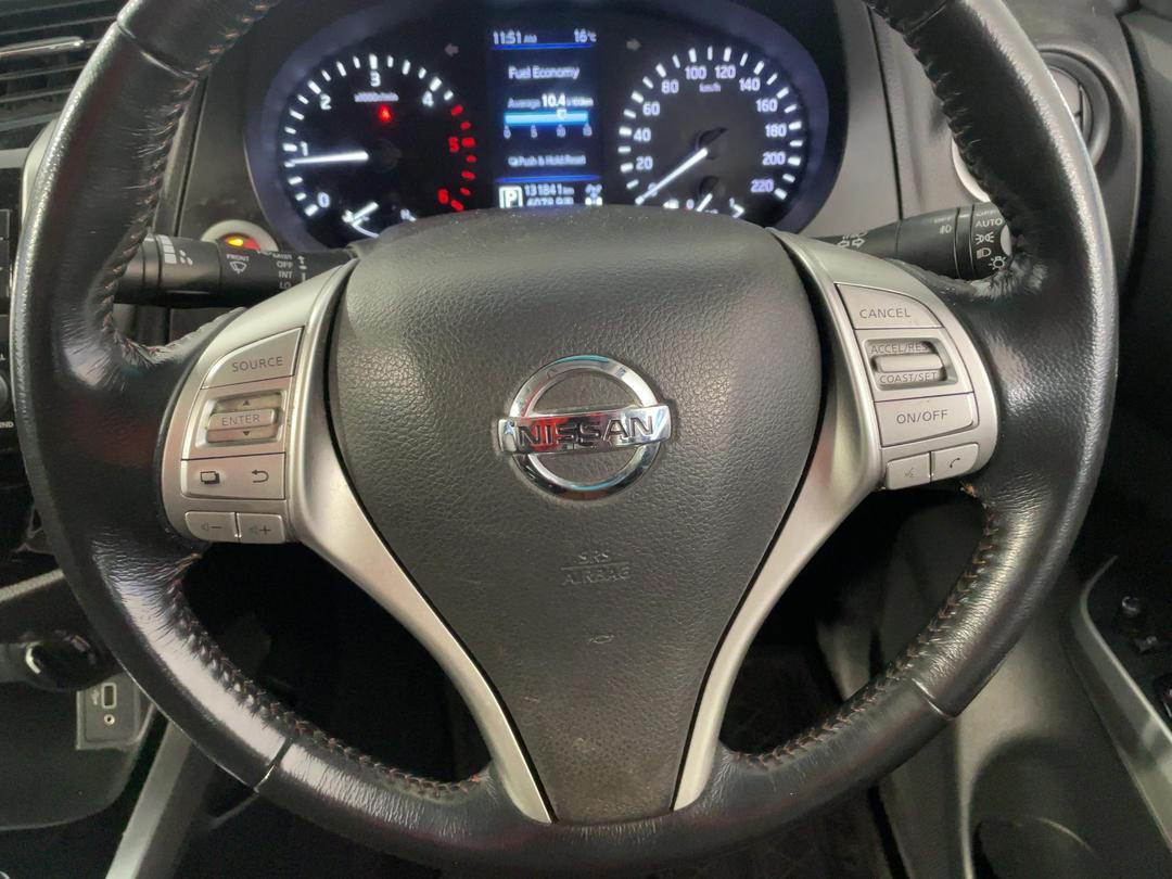 Photo '25' of Nissan Navara
