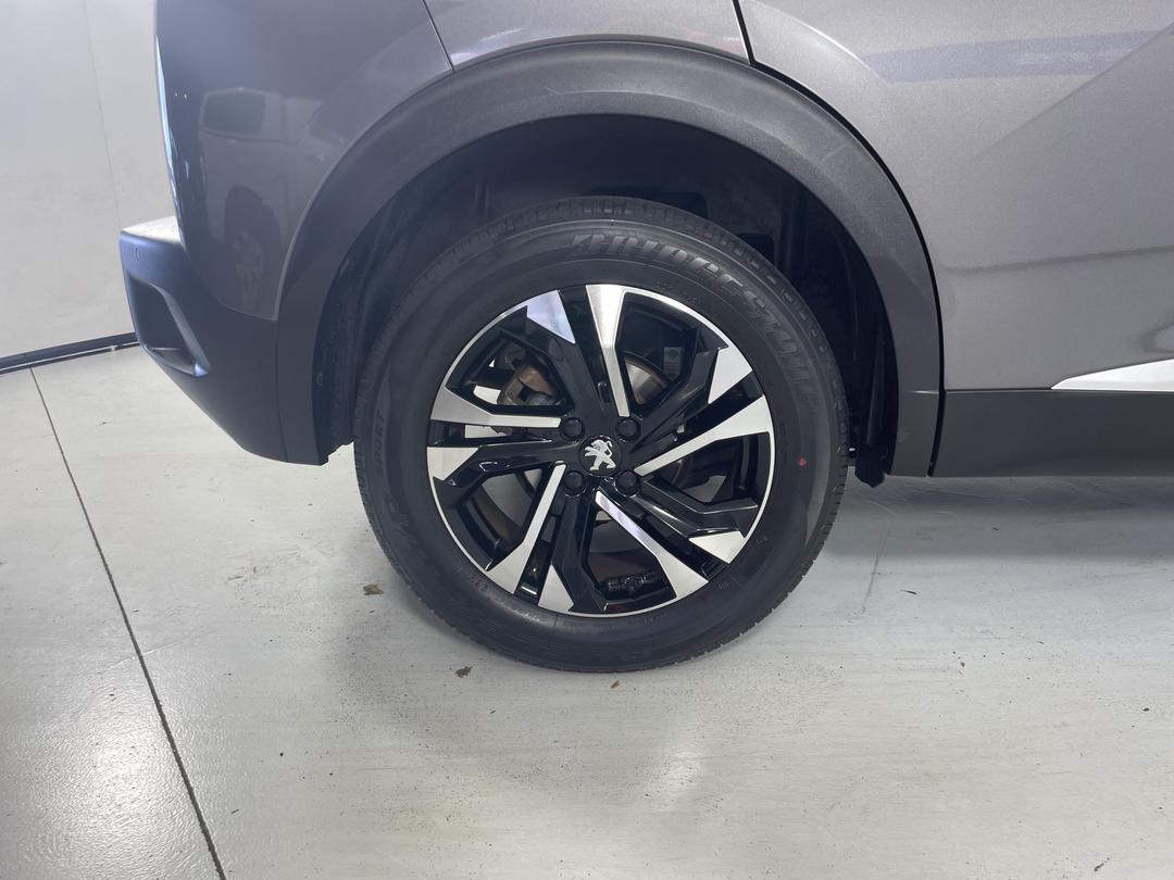 Photo '12' of Peugeot 2008