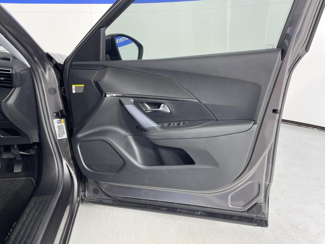 Photo '15' of Peugeot 2008