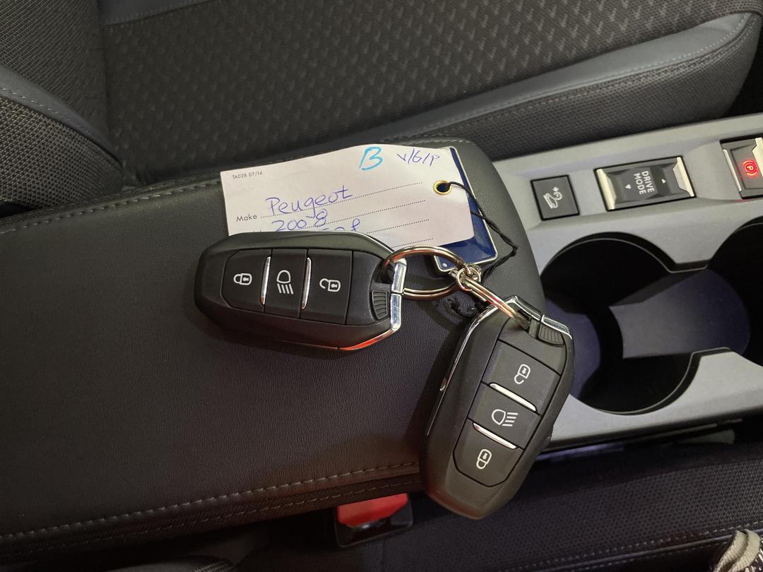 Photo '22' of Peugeot 2008