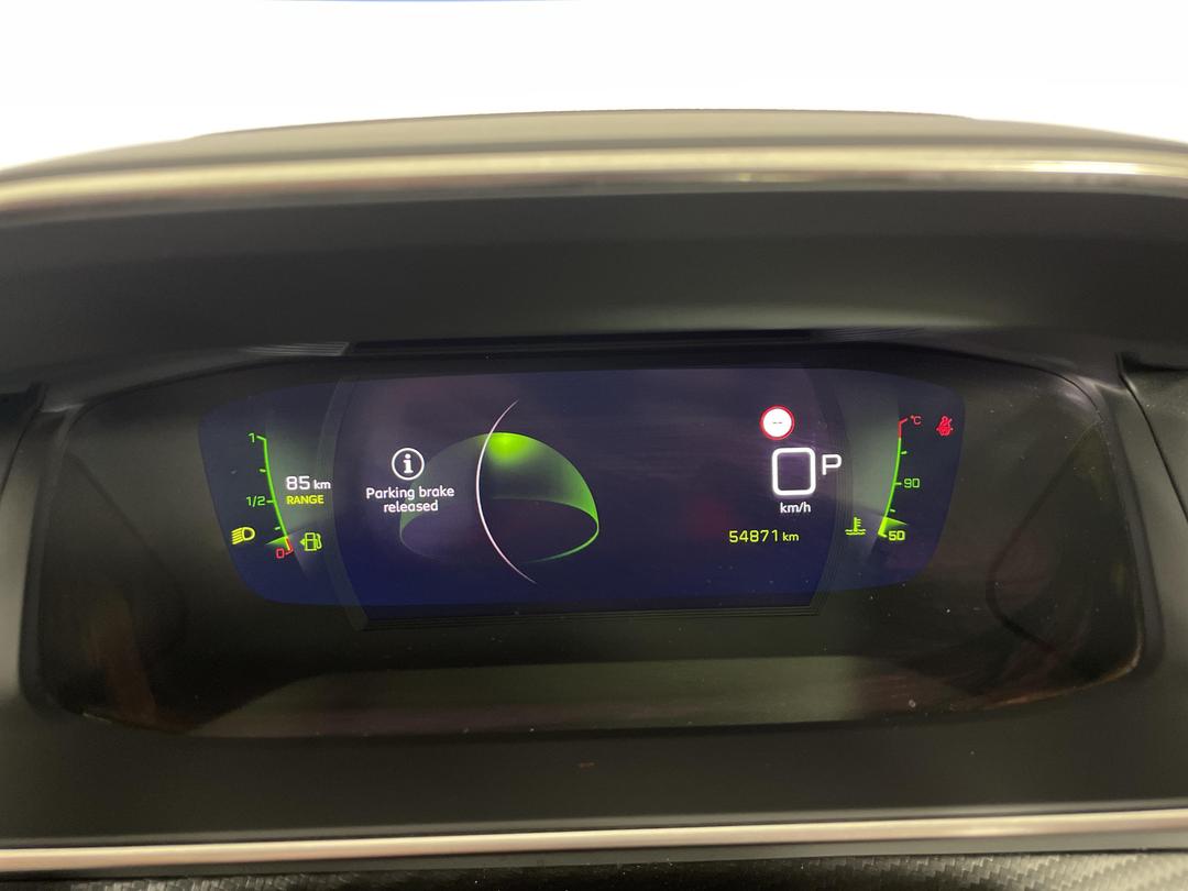 Photo '21' of Peugeot 2008