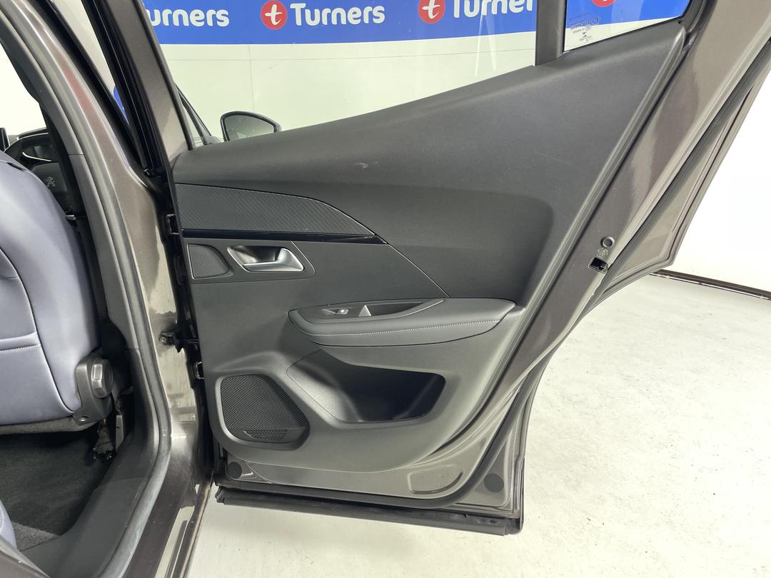 Photo '19' of Peugeot 2008