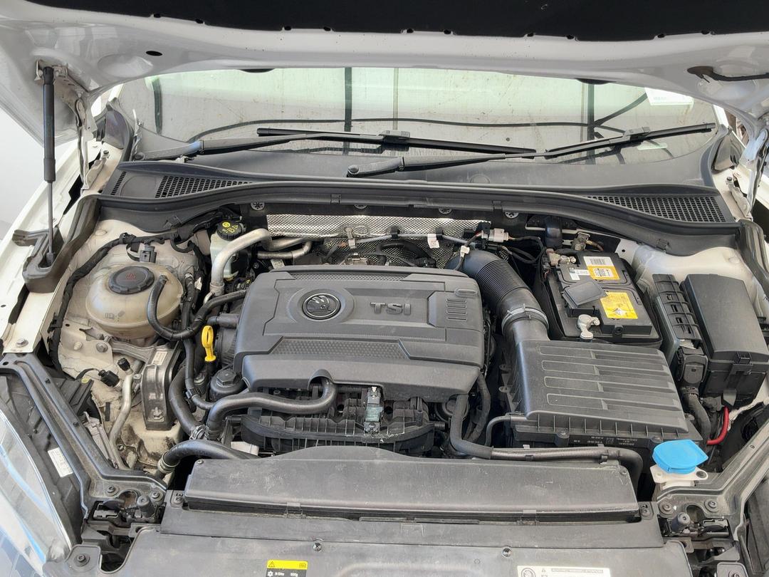 Photo '10' of Skoda Superb Style+ 162KW TSI Photo '10' of Skoda Superb Style+ 162KW TSI