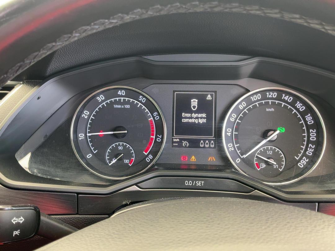 Photo '14' of Skoda Superb Style+ 162KW TSI Photo '14' of Skoda Superb Style+ 162KW TSI