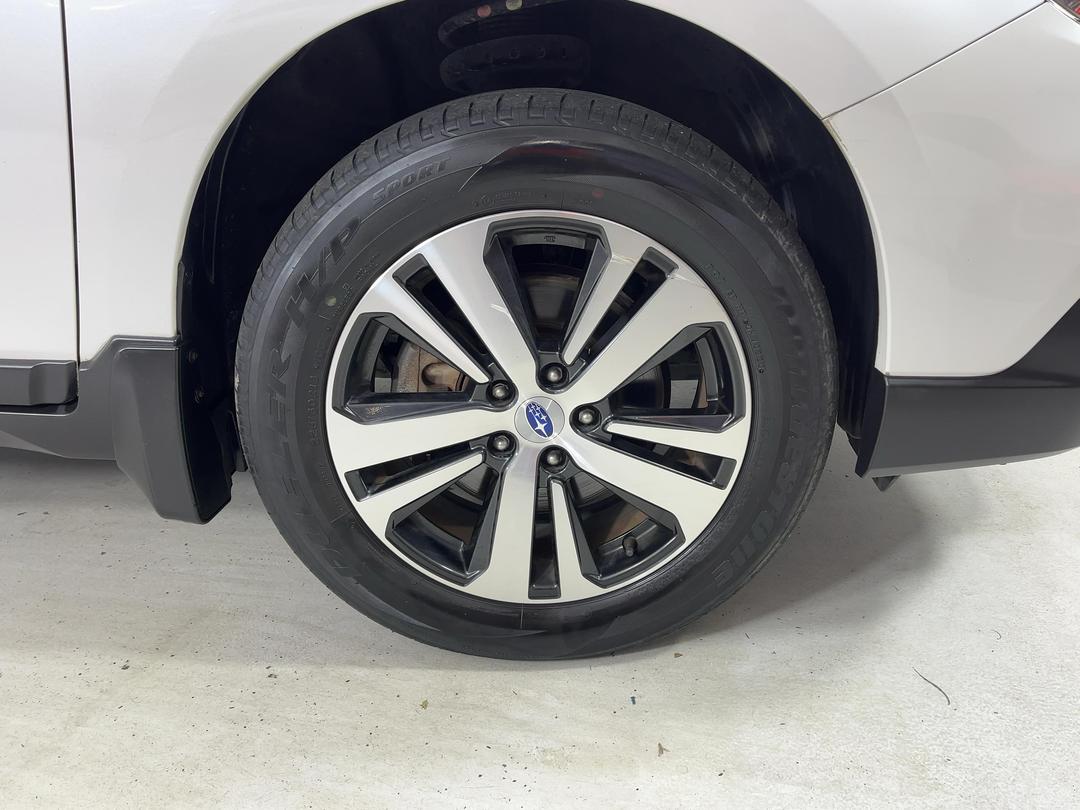 Photo '9' of Subaru Outback