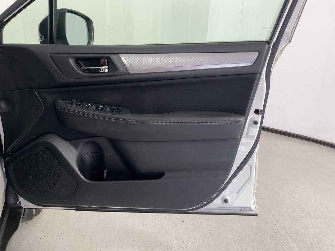 Photo '15' of Subaru Outback