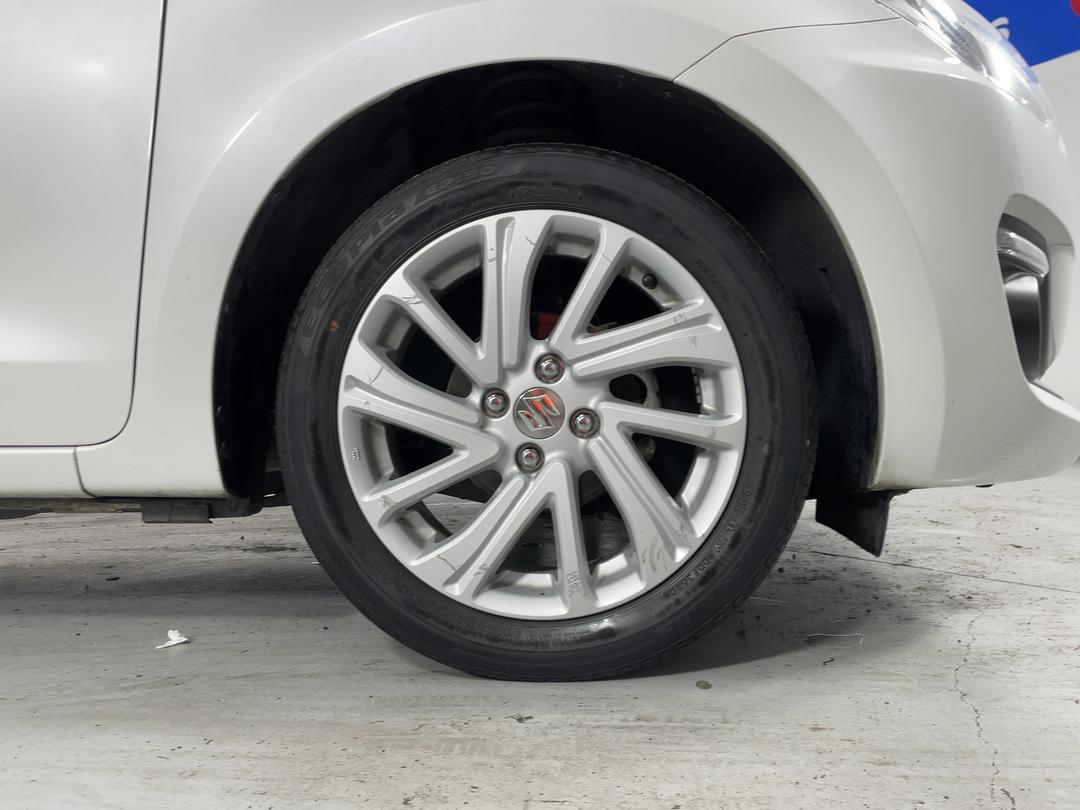 Photo '9' of Suzuki Swift