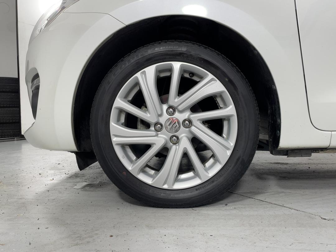 Photo '10' of Suzuki Swift