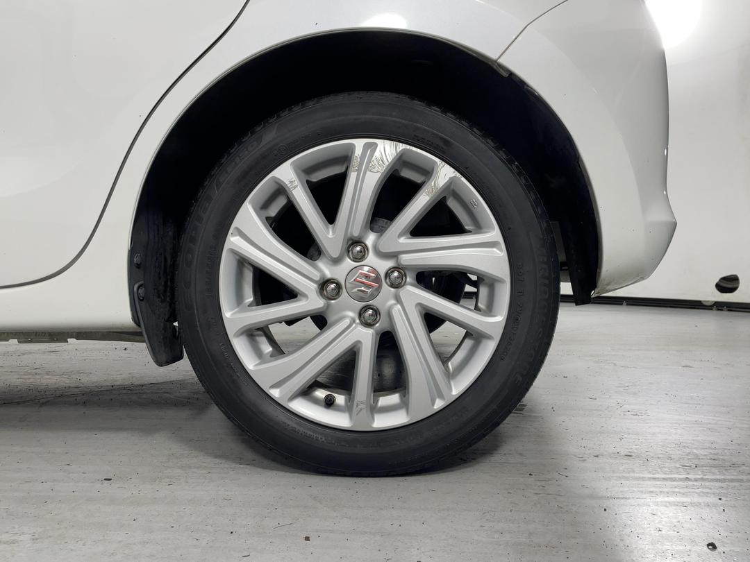 Photo '11' of Suzuki Swift