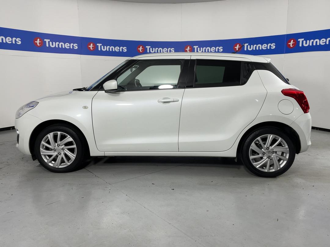 Photo '24' of Suzuki Swift