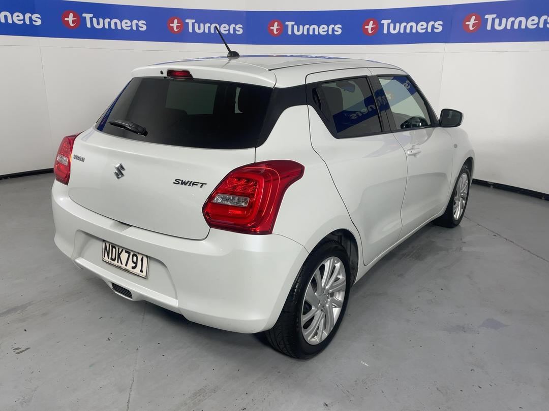 Photo '7' of Suzuki Swift