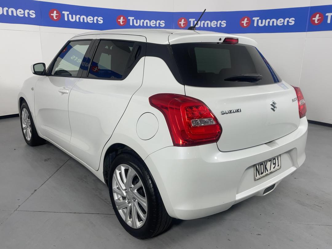 Photo '5' of Suzuki Swift